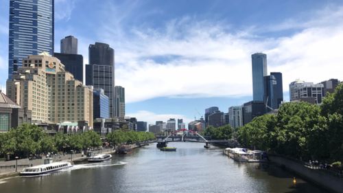 Plenty of blue sky and sunshine in the heart of Melbourne this afternoon. (Sean Davidson)