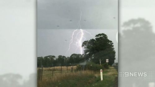 The cool change in Melbourne brought thunder and lightning with it. (9NEWS)