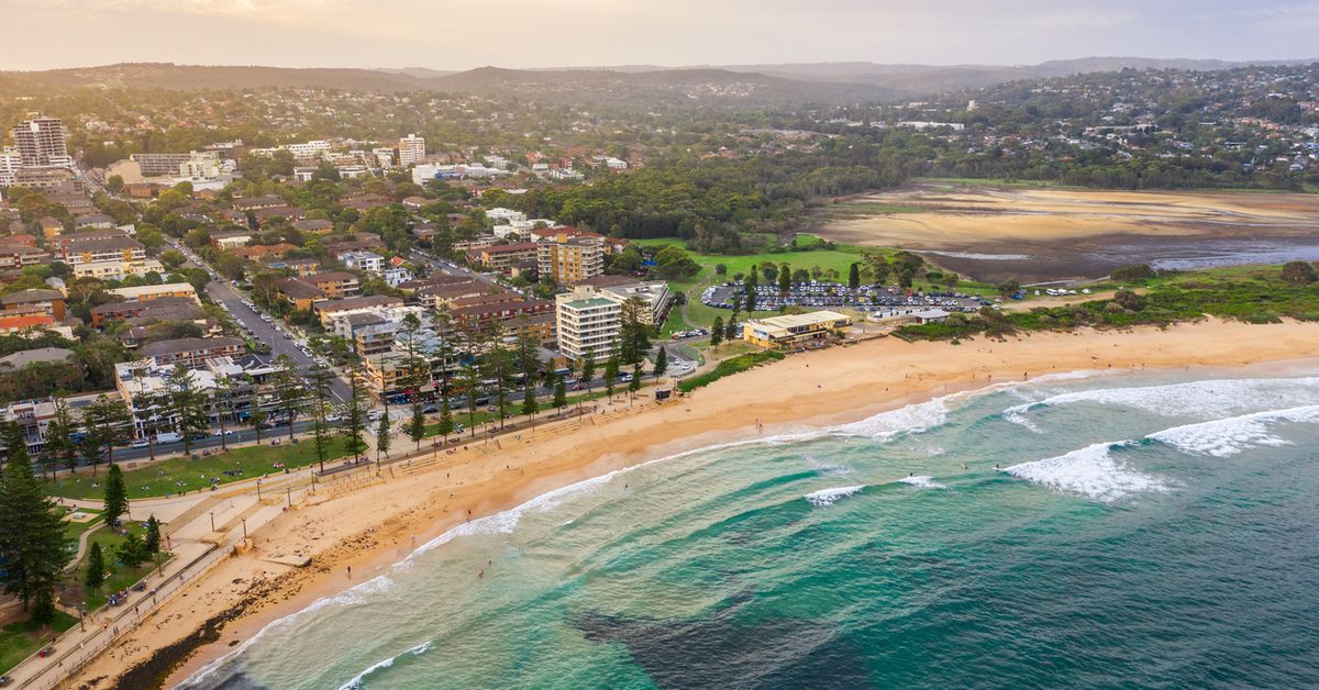 Beaches in Sydney's north to remain closed after shark attacks