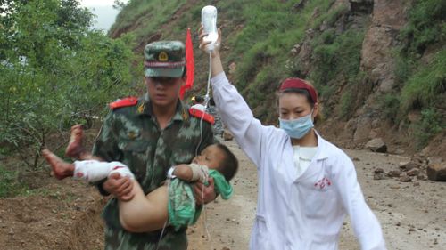Chinese towns like 'a battlefield' after earthquake