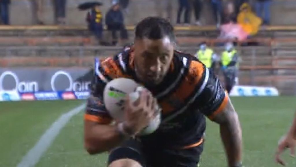 EXCLUSIVE: Benny Elias backs Wests Tigers' Benji call but highlights 'massive risk'