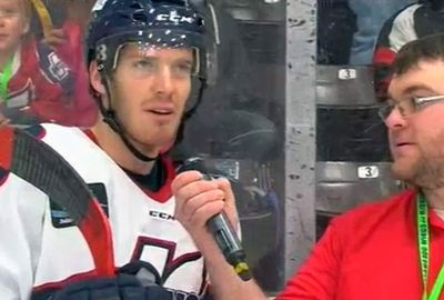 <b>An ice hockey player gave some of the funniest responses when he replaced the word "now" with “meow” in an on-ice interview.</b><br/><br/>Kalamazoo Wings’ Ray Kaunisto said he was keeping "things light” when he was asked to front the local announcer.<br/><br/>"I thought about doing it a little bit before and then I just figured just let it rip and see what happens," Kaunisto told MLive.com.<br/><br/>The funny exchange is just another example of when sport interviews take an abrupt left turn ...
