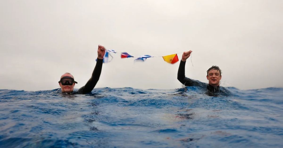 Un explorador británico se convierte en la primera persona en nadar en 'Punto Nemo'
