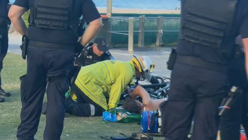 Acredita-se que o homem teve que amputar um dedo.