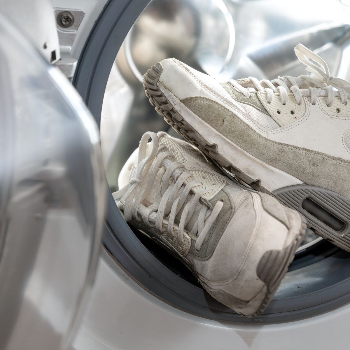 $3.50 Scrub Daddy hack cleans white sneakers in just two minutes