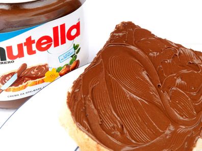 How To Eat Nutella And Get Every Last Bit Out Of The Jar 9kitchen