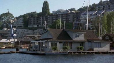 Get your hands on your own houseboat like the one Tom Hanks' character lived in, in Sleepless in Seattle 
