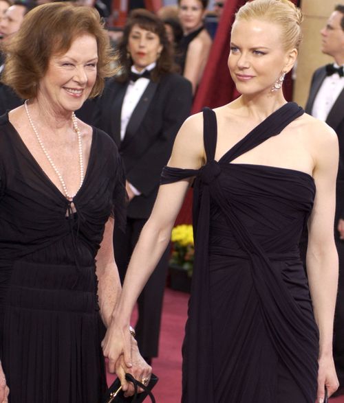 Nicole and Janelle Kidman in 2003. (AAP)