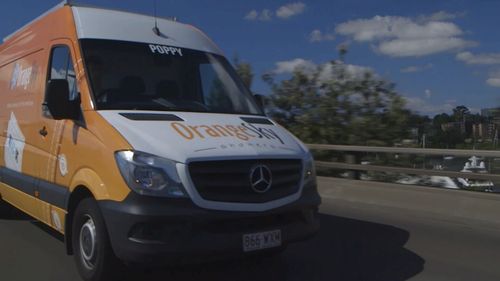 The mobile laundry service gives homeless people the chance to wash their clothes and shower. (9NEWS)