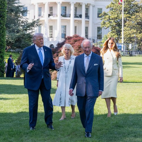 "NO UK SALES FOR 28 DAYS" ( No UK sale before 25th May 2026) Washington, USA - 27.04.2026: PRESIDENT DONALD TRUMP AND MELANIA WELCOME KING CHARLES AND QUEEN CAMILLA  to the White House at the start of their 4-day State Visit to the USA. Mandatory Photo Credit: ©Francis Dias/NEWSPIX INTERNATIONAL IMMEDIATE CONFIRMATION OF USAGE REQUIRED: Newspix International, 31 Chinnery Hill, Bishop's Stortford, ENGLAND CM23 3PS Tel:+441279 324672  ; Fax: +441279656877 Mobile:  07775681153 e-mail: info@newspixi