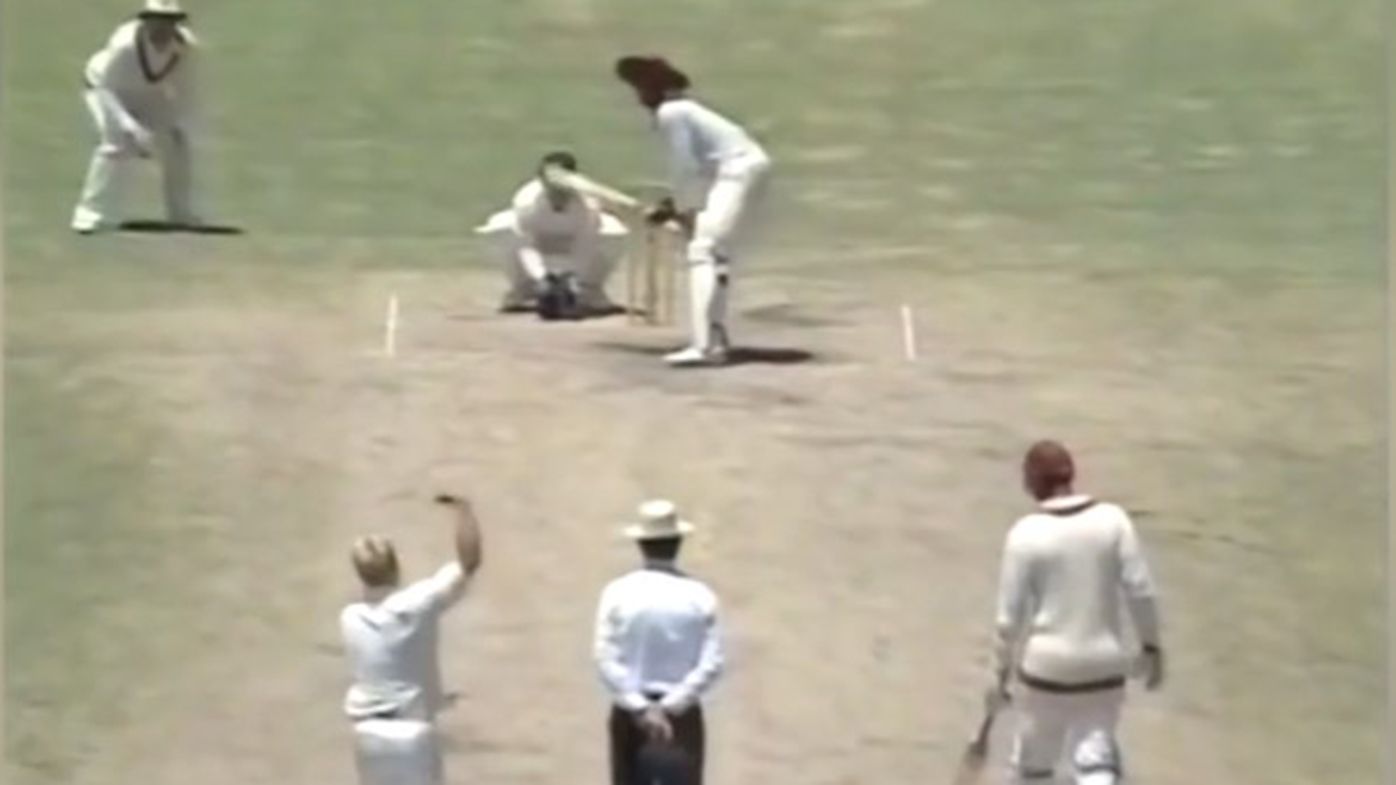 Shane Warne bowling to Richie Richardson during the second Test of the 1992-93 series.