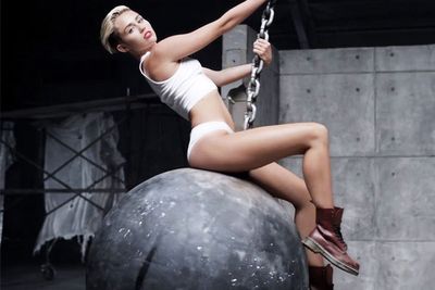 Miley Cyrus<br/><br/><iframe src="https://embed.spotify.com/?uri=spotify:track:6oDPg7fXW3Ug3KmbafrXzA" width="250" height="80" frameborder="0" allowtransparency="true"></iframe>
