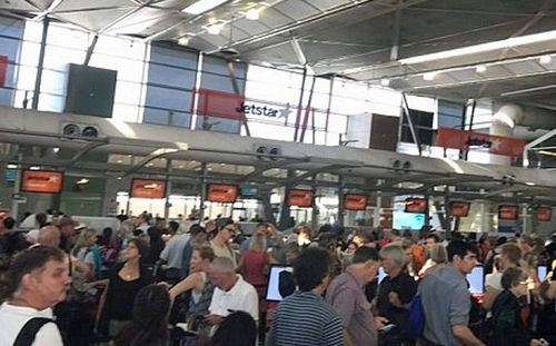 Jetstar system outage causes flight delays