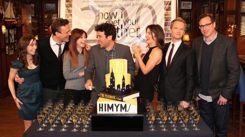 The cast of How I Met Your Mother celebrate 200 episodes. (Getty)