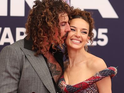 Adam Hyde (Keli Holiday) and Abbie Chatfield attends the 2025 ARIA Awards at Hordern Pavilion at Hordern Pavilion on November 19, 2025 in Sydney, Australia