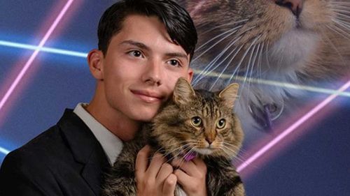 Boy with laser cat yearbook photo dies of reported suicide