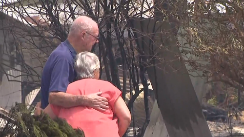Os aposentados Ray e Loretta Rice moram em Harcourt há 19 anos e o incêndio destruiu sua casa para sempre.