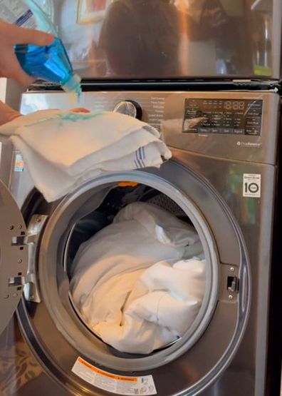 TikTok washing laundry whites cleaning hack