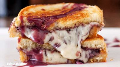 2. The red wine grilled cheese toastie