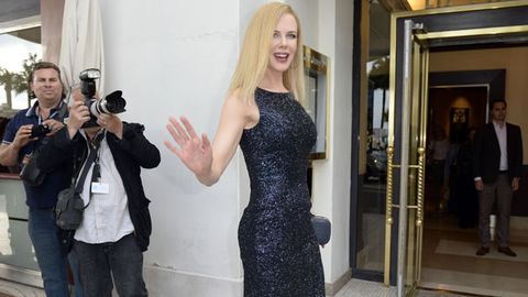 Nicole glitters during Cannes arrival after winning style award