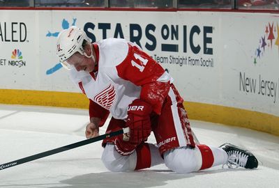 <b>A Detroit player has provided more evidence of the toughness of NHL players just days after one of his rivals was left with a nasty facial cut courtesy of a skate. </b><br/><br/>Daniel Alfredsson made headlines around the world for his reaction to losing teeth in a clash against New Jersey. Instead of leaving the rink in pain, the Red Wings star calmly picked the teeth up off the ice before playing on. <br/><br/>Of course, dentists are sometimes needed in all codes, not just ice hockey. Click through to see the worst teeth-shattering moments.<br/><br/><br/>