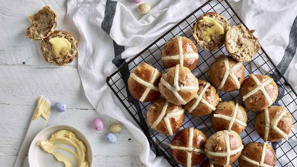 Hot cross buns