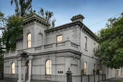 One of Australia's oldest mansions sells in South Melbourne for $10.1 million