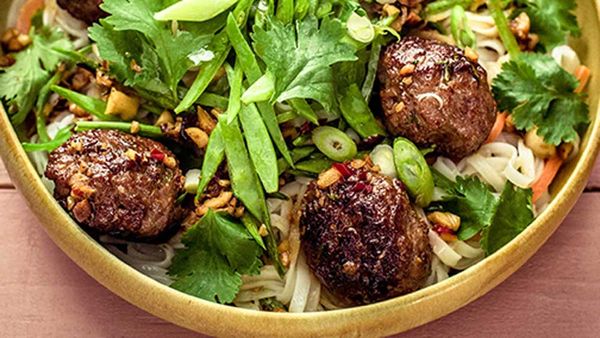 Sticky pork meatballs