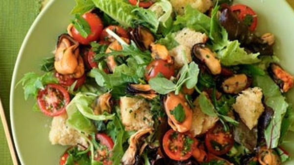 Herbed mussel salad with sourdough croutons