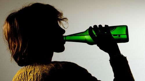 More Australians are giving up alcohol: report