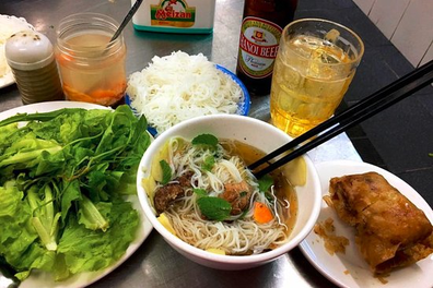 Obama Combo - bun cha, fried seafood roll, beer