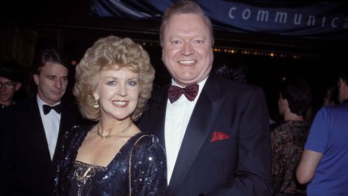 SYDNEY - JANUARY 01:  ACTOR BERT NEWTON WITH HIS WIFE PATTI AT PEOPLE'S CHOICE AWARDS 1992 IN SYDNEY. 