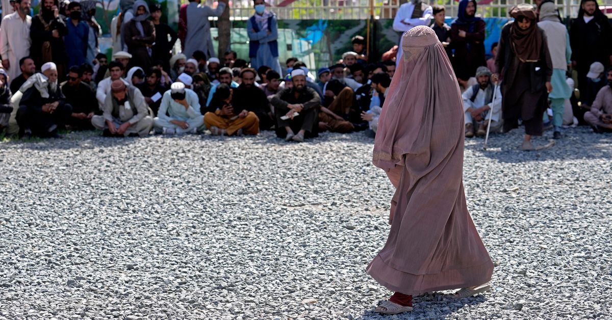 Afghanistan’s Taliban order women to cover up head-to-toe – 9News
