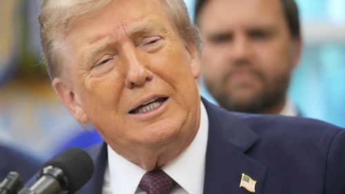 O presidente Donald Trump fala durante um evento sobre a realocação da sede do Comando Espacial dos EUA do Colorado para o Alabama no Salão Oval da Casa Branca, terça -feira, 2 de setembro de 2025, em Washington. (AP Photo/Mark Schiefelbein)