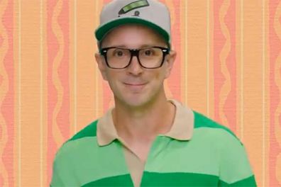 Original Blue's Clues host Steve Burns returns in video to mark the show's 25th anniversary.
