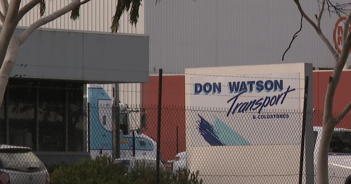 Hundreds of jobs on the line as national freight company shuts down