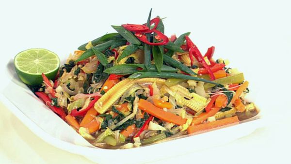 Filipino vegetable pancit bihon