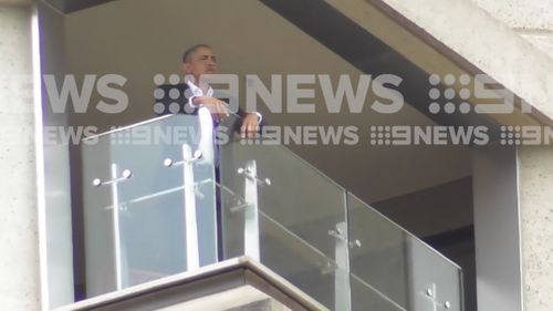EXCLUSIVE: Former president Barack Obama takes in Sydney's sights from his balcony (9NEWS)