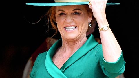 WINDSOR, UNITED KINGDOM - OCTOBER 12: (EMBARGOED FOR PUBLICATION IN UK NEWSPAPERS UNTIL 24 HOURS AFTER CREATE DATE AND TIME) Sarah Ferguson, Duchess of York attends the wedding of Princess Eugenie of York and Jack Brooksbank at St George's Chapel on October 12, 2018 in Windsor, England. (Photo by Pool/Max Mumby/Getty Images)