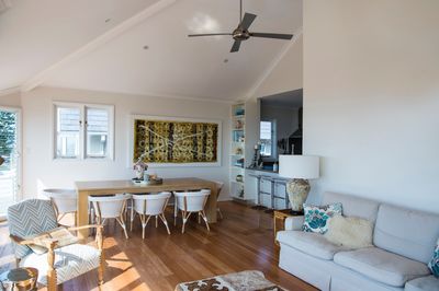 Deborah Hutton S Sydney Forever Home See Her Renovated Hamptons Inspired Beach Pad