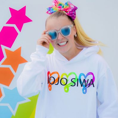 JoJo Siwa Debuts Brown Hair