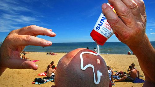 Scientists are calling for an end to human testing for sunscreen.