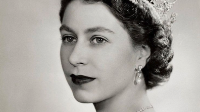 Her Majesty&#x27;s first official photograph