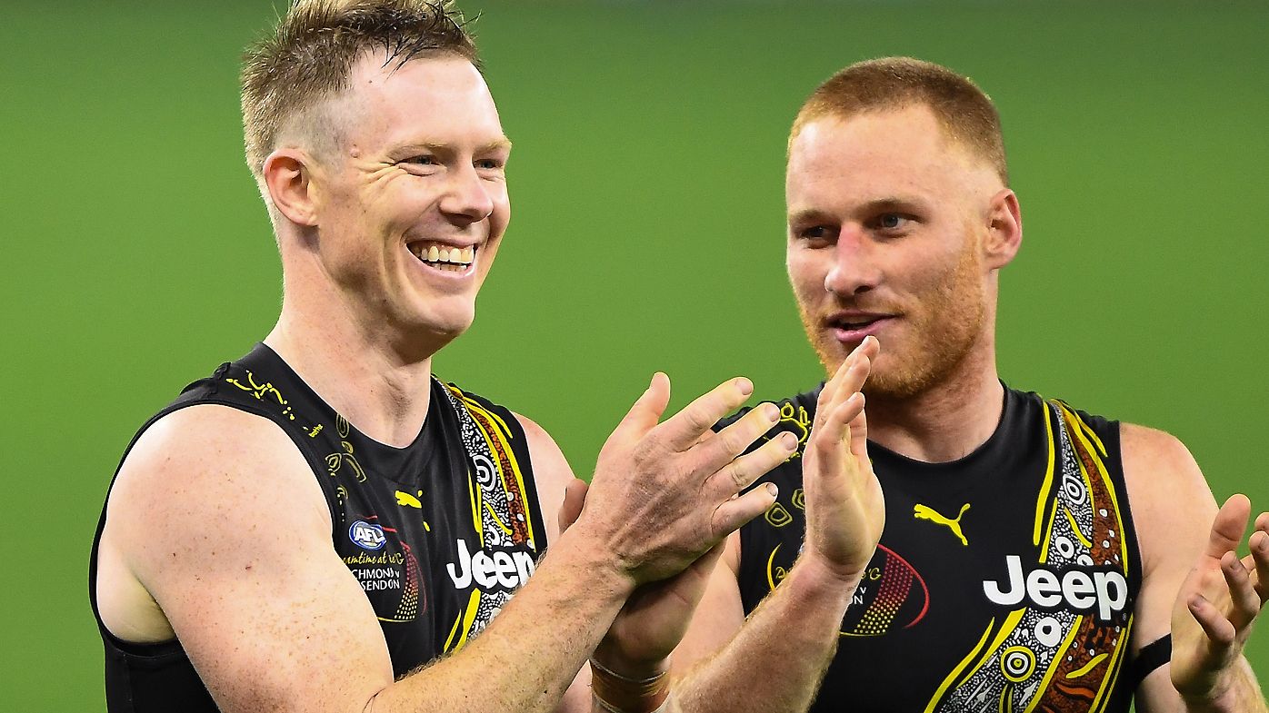 Jack Riewoldt celebrates a win with Tigers teammates