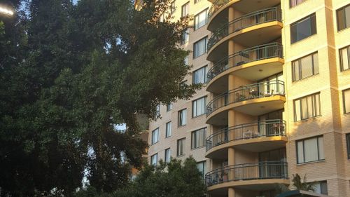 A man has died after falling from a Pyrmont unit block. (9NEWS)