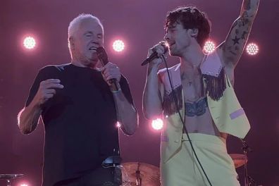 Harry Styles brought out Aussie music icon Daryl Braithwaite to perform a duet of Horses on the last night of his Love on Tour concerts in Australia.