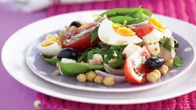 <a href="http://kitchen.nine.com.au/2016/05/13/11/03/tuna-and-egg-salad" target="_top">Tuna and egg salad </a>recipe