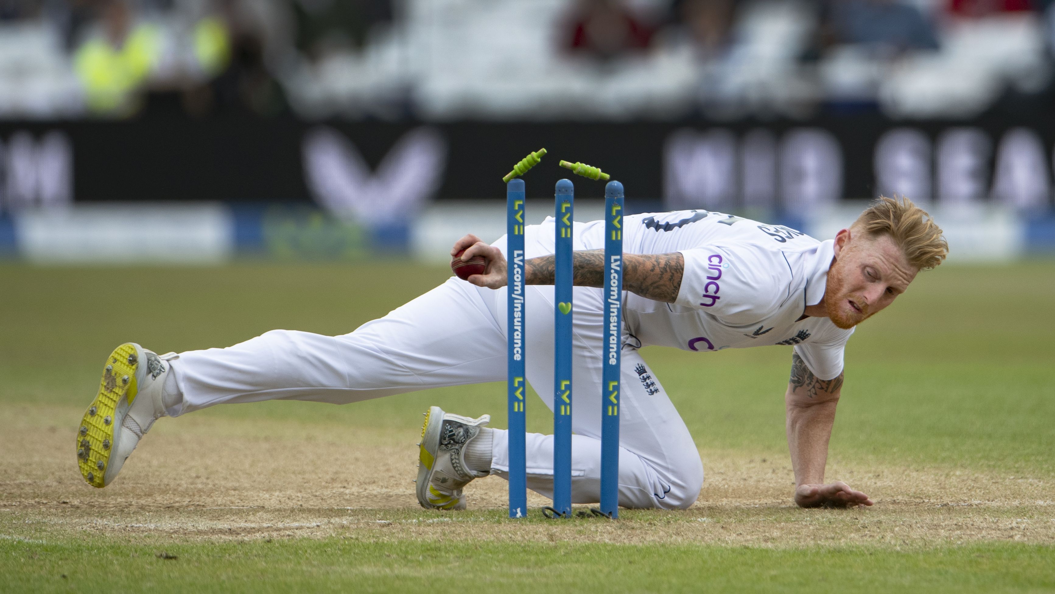 New Zealand collapses on day four of second Test against England at Trent Bridge