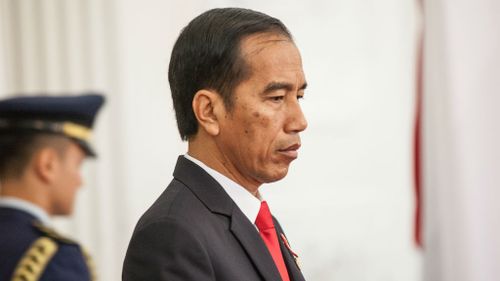 Jokowi postpones trip to Aust amid trouble