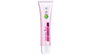 <a href="https://www.priceline.com.au/skincare/face-care/serum-and-treatments/perfect-blur-5-sec-smoothing-base-perfector-22-ml" target="_blank">Perfect Blur Smoothing Base Perfector, $16.95, Garnier</a>